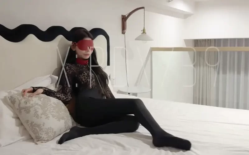 约啪大神【派大星】调教连体情趣开档极品女神
