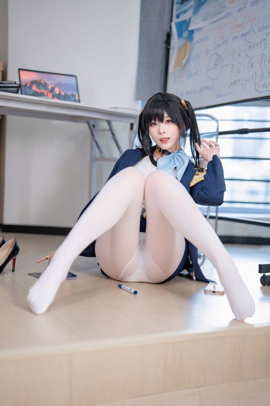 轩萧学姐_胜利女神：妮姬_索拉_【50P_157M】